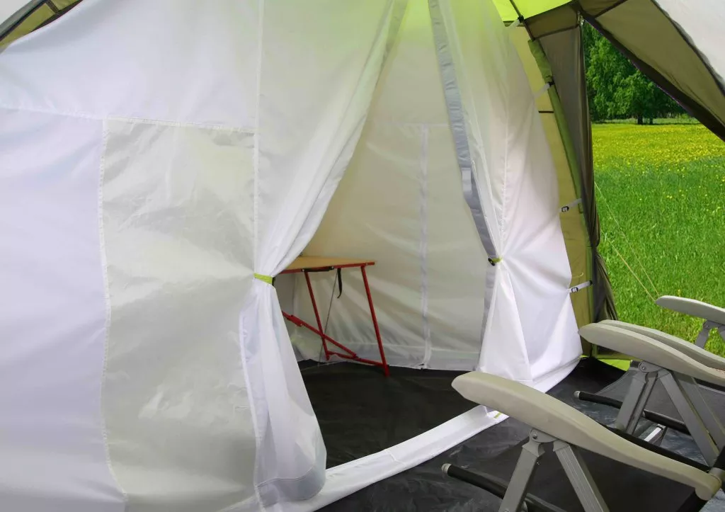 Внутренний тент БАННЫЙ "ЛОТОС 5" установленный в палатке "ЛОТОС 5 Саммер"